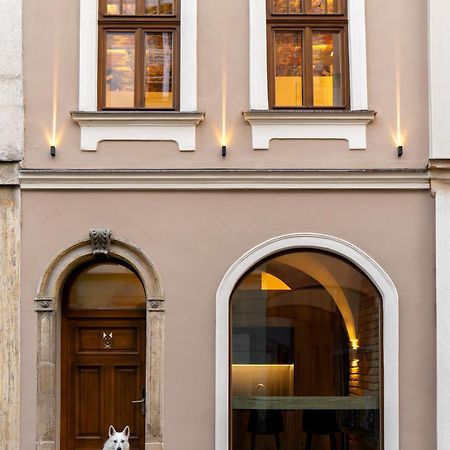 White Wolf Boutique Apartments 올로모우츠 외부 사진