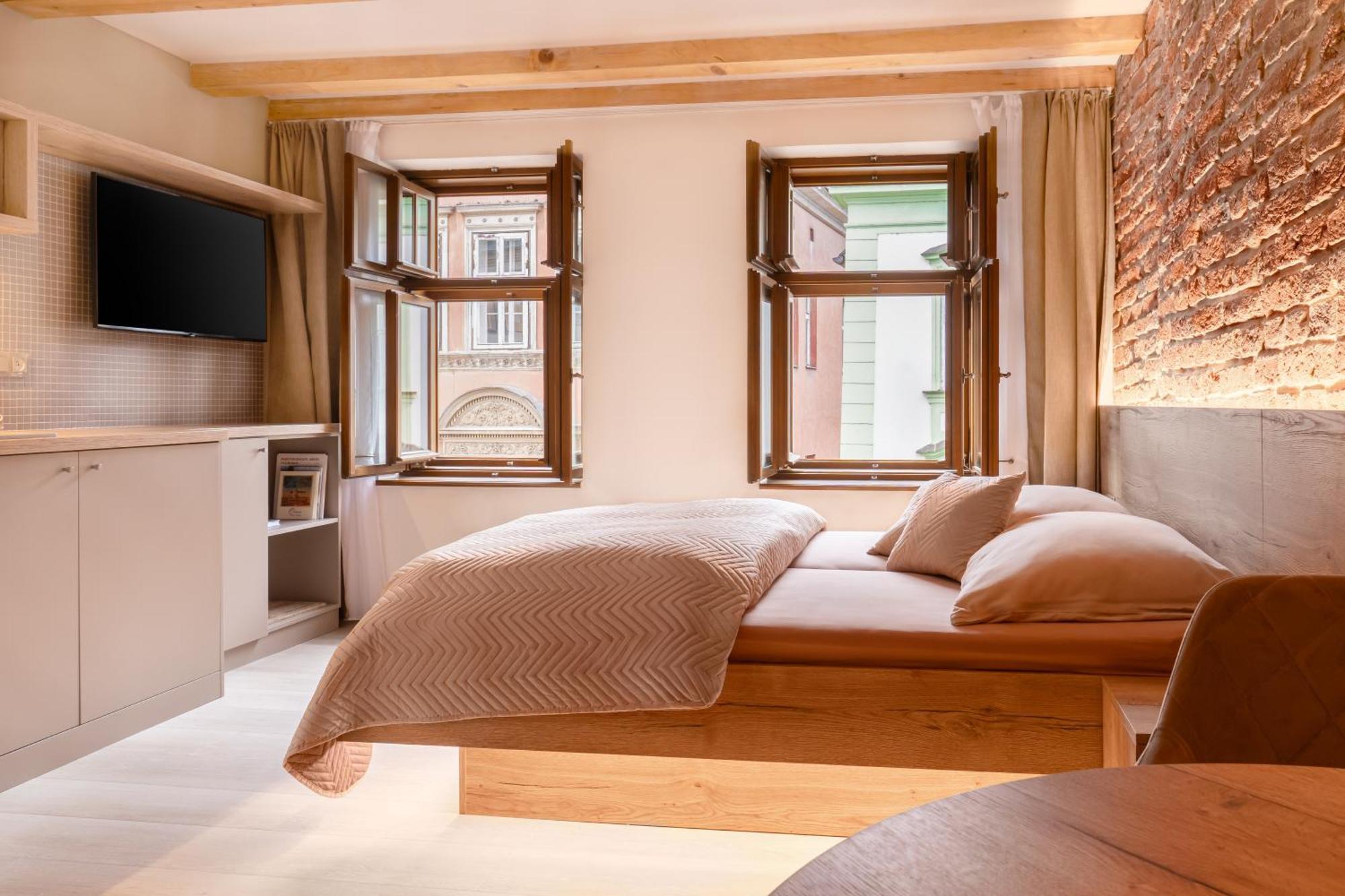 White Wolf Boutique Apartments 올로모우츠 외부 사진